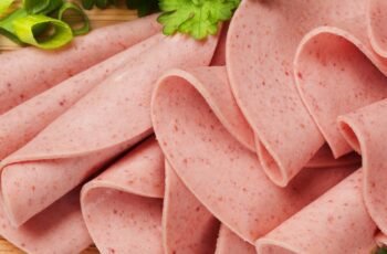 Os cães podem comer amoras? Mulberries são seguros para cães?