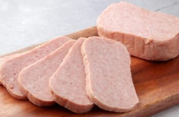 Os cães podem comer caldo? Bouillon é seguro para cães?